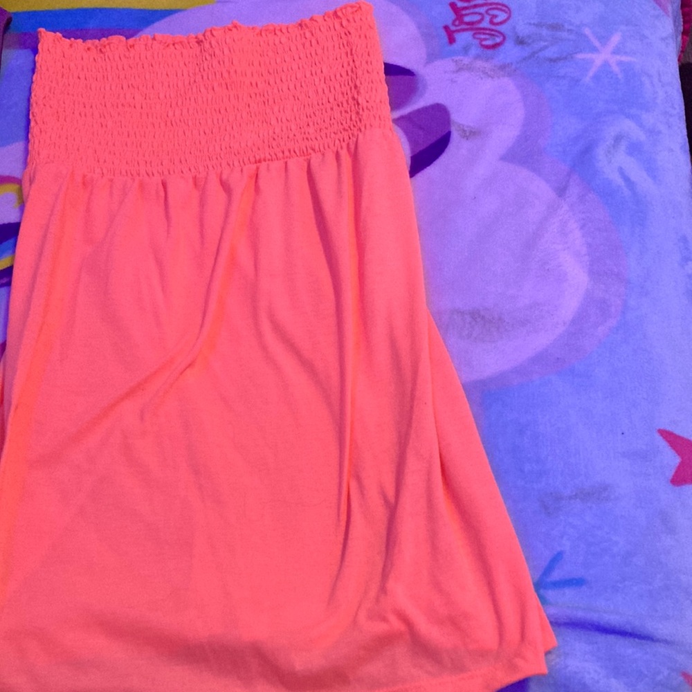 Cute orange top